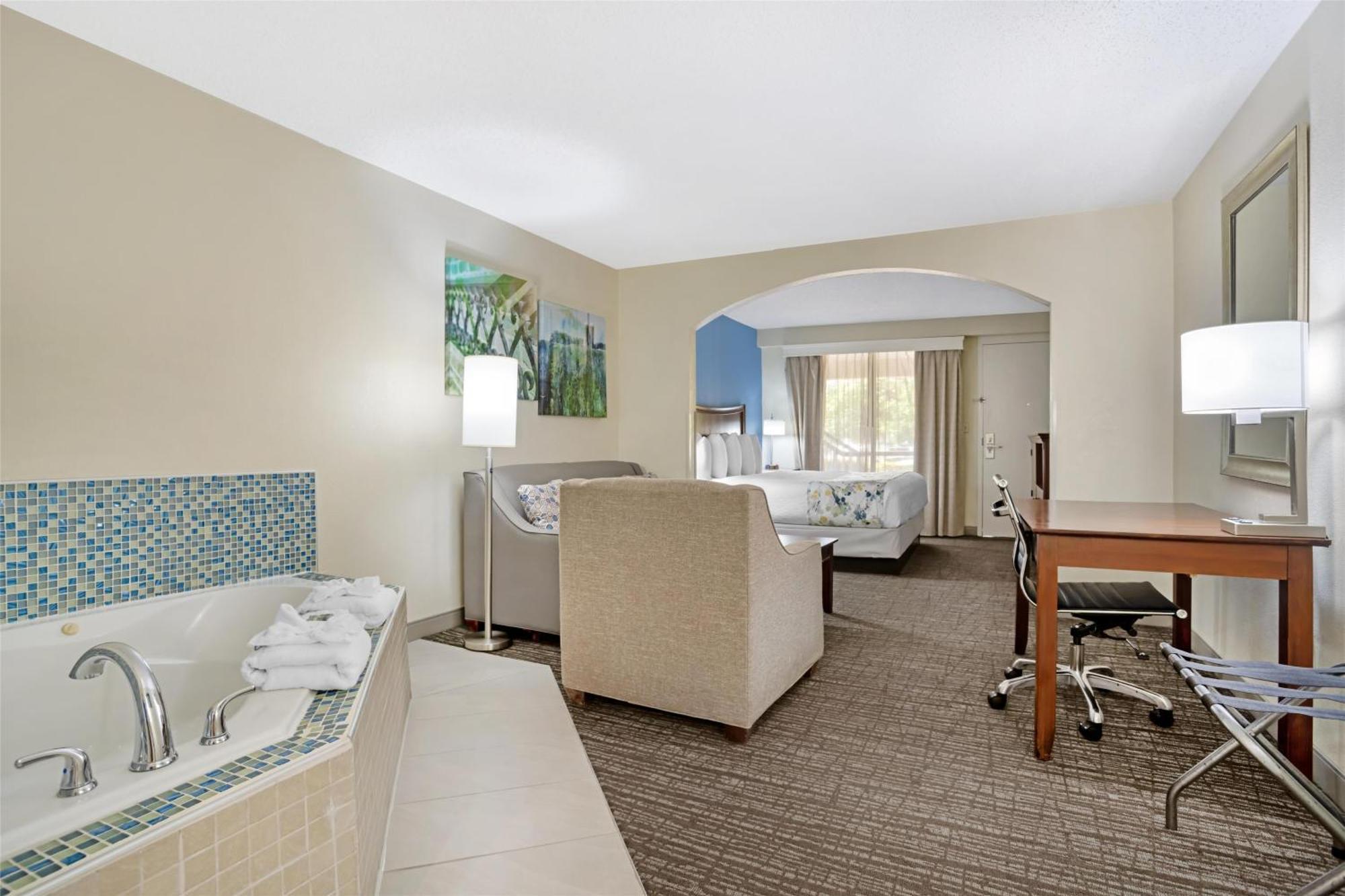 Best Western Inn & Suites Monroe Extérieur photo
