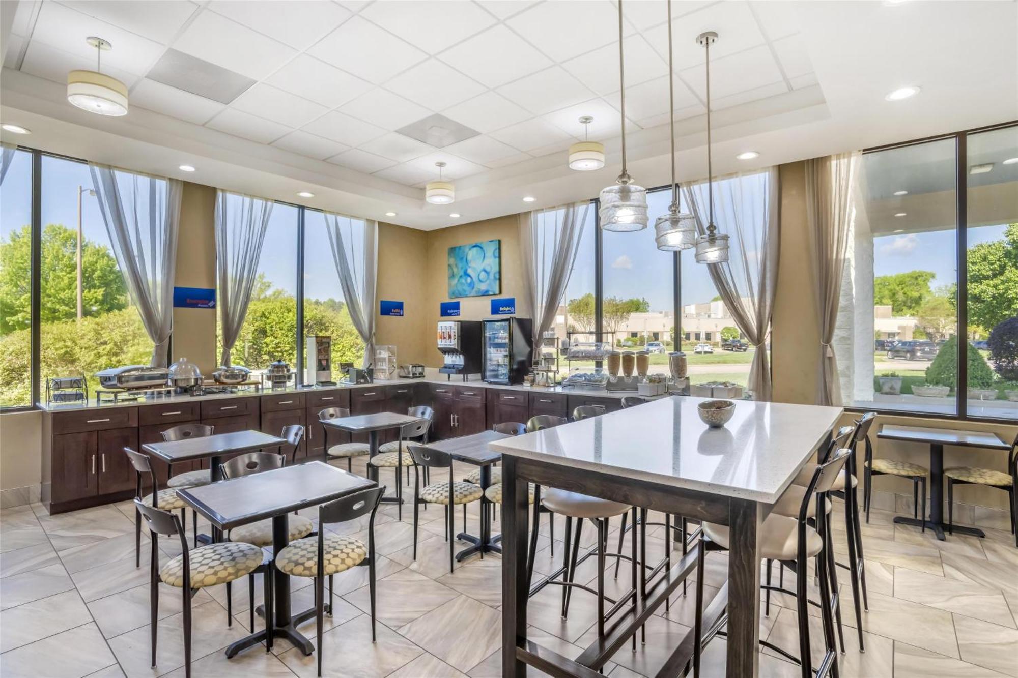 Best Western Inn & Suites Monroe Extérieur photo